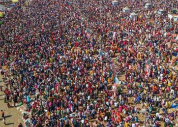 दुनिया झुकी संगम नगरी के आगे, 20 लाख विदेशी पहुंचे प्रयागराज, UP बना ग्लोबल आस्था हब