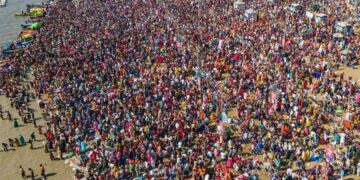 दुनिया झुकी संगम नगरी के आगे, 20 लाख विदेशी पहुंचे प्रयागराज, UP बना ग्लोबल आस्था हब