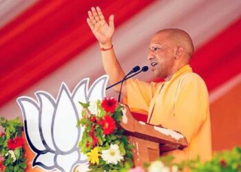 यूपी में एंटी-इंकम्बेंसी की आहट? 33 मंत्रियों से नाराज जनता, सिर्फ 3 पर भरोसा- योगी सरकार के लिए चेतावनी