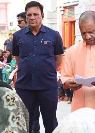 घबराइए मत.., बीमार बच्चे को देख भावुक हुए CM योगी, तुरंत दिलाई मदद की गारंटी