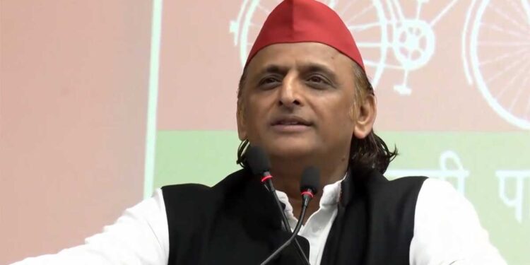 ‘दिल्ली गिर जाएगी...’ राहुल गांधी के बयान पर अखिलेश यादव का बड़ा दावा, बीजेपी सरकार पर भी साधा निशाना