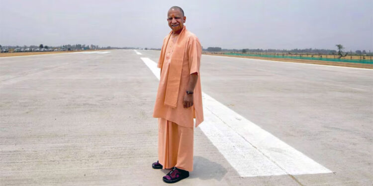 अब स्मार्ट होंगे यूपी के एक्सप्रेसवे, AI से होगी निगरानी, ठेकेदारों की जवाबदेही तय