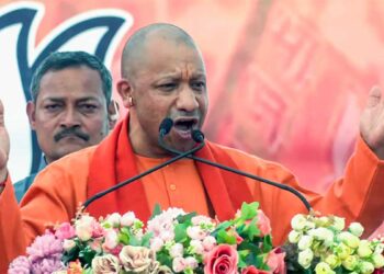 ‘अब पिस्टल लहराकर हिंदुओं को नहीं धमका सकता माफिया’, मऊ से CM योगी का बड़ा हमला