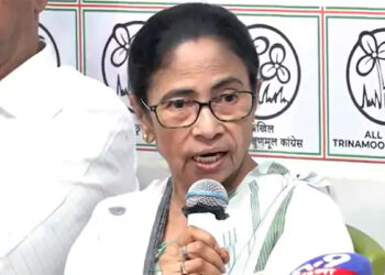 ‘इस्तीफा नहीं दूंगी, चाहें बर्खास्त कर दो’, ममता बनर्जी का सख्त रुख, विधायकों को दिया काला कपड़ा पहनने का निर्देश