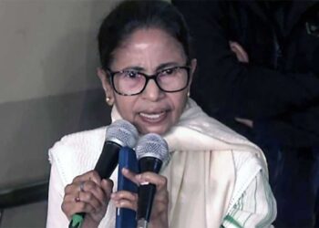 बंगाल में दो सांसदों पर हमले से मचा सियासी बवाल! ममता बनर्जी ने BJP पर लगाए गंभीर आरोप