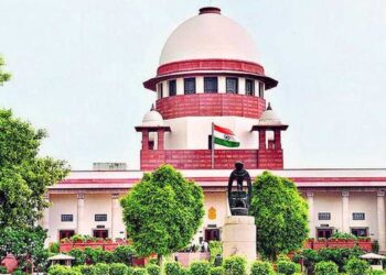 SIR पर सुप्रीम कोर्ट की बड़ी टिप्पणी: ‘EC नागरिकता तय नहीं कर सकता’, NRC जैसे आरोपों पर भी साफ जवाब
