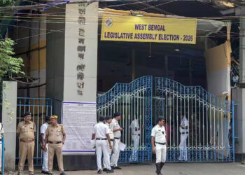 मतगणना से पहले बंगाल में बवाल, भवानीपुर में स्ट्रॉन्ग रूम के पास BJP झंडे वाली कार पर घमासान