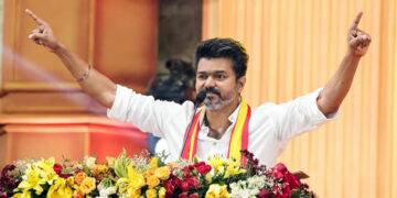 Tamil Nadu Election Result 2026: तमिलनाडु में नई सियासी कहानी, विजय के वादों ने बदला खेल, DMK-AIADMK को पीछे छोड़ा