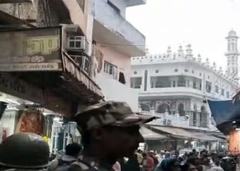 वाराणसी के दालमंडी में अब 6 मस्जिदें भी चौड़ीकरण की जद में, प्रशासन ने तेज की कार्रवाई