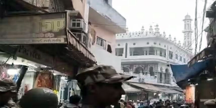 वाराणसी के दालमंडी में अब 6 मस्जिदें भी चौड़ीकरण की जद में, प्रशासन ने तेज की कार्रवाई