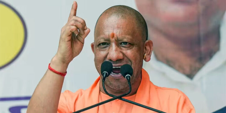 किसी का इलाज पैसे के अभाव में नहीं रुकेगा, CM योगी ने जनता दर्शन में दिया भरोसा, 200 लोगों की सुनी समस्याएं