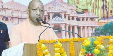 सीएम योगी बोले- कोविड की तरह मिलकर करना होगा इस संकट का सामना, WFH और पब्लिक ट्रांसपोर्ट पर दिया जोर