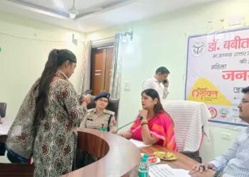 52 साल की शादी, 4 बेटे और अब दूसरी शादी की जिद! 74 साल के पति के खिलाफ महिला आयोग पहुंची बुजुर्ग पत्नी