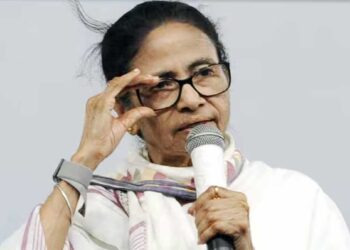 Mamata Banerjee News: कालीघाट ऑफिस पहुंची CID टीम, अभिषेक बनर्जी को तीसरा नोटिस; पूर्व विधायक सब्यसाची दत्ता 8 दिन की पुलिस कस्टडी में