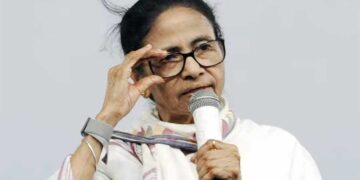 Mamata Banerjee News: कालीघाट ऑफिस पहुंची CID टीम, अभिषेक बनर्जी को तीसरा नोटिस; पूर्व विधायक सब्यसाची दत्ता 8 दिन की पुलिस कस्टडी में