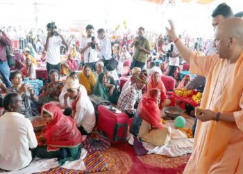 UP Samuhik Vivah Yojana: दुल्हनों के लिए बड़ा तोहफा! अब खुद खरीद सकेंगी पायल-बिछिया, खाते में आएंगे अतिरिक्त 4 हजार रुपये