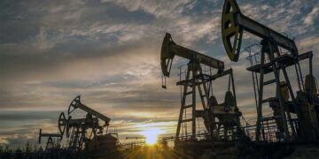 Iran-US Deal का असर! 4% लुढ़का Crude Oil, क्या अब भारत में सस्ता होगा पेट्रोल-डीजल? जानिए पूरी गणित