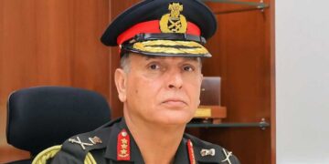 New Army Chief: 30 साल बाद ‘टैंक कमांडर’ के हाथों में भारतीय सेना की कमान, जानिए कौन हैं नए Army Chief लेफ्टिनेंट जनरल धीरज सेठ