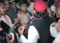 Dimple Yadav Tattoo: सीने पर गुदवाया डिंपल यादव का टैटू, अखिलेश यादव से बोला- "भईया, आपने डिंपल भाभी से मिलवाने का वादा किया था"