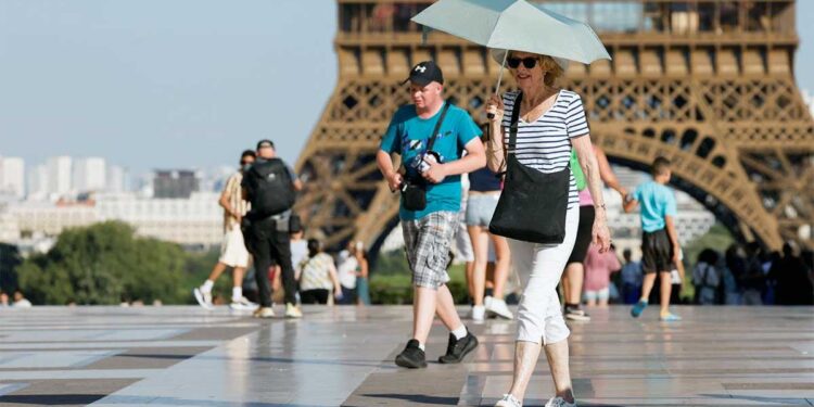 Europe Heatwave: 'साइलेंट किलर' बनी भीषण गर्मी! 1,300 से ज्यादा मौतें, AC खरीदने की मची होड़, WHO की बड़ी चेतावनी