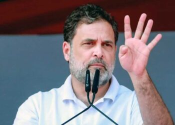 Sonia Gandhi Article: विदेश नीति पर सोनिया गांधी ने मोदी सरकार को घेरा, राहुल गांधी बोले- 'भारत इजरायल के रणनीतिक दायरे में धंसता जा रहा'