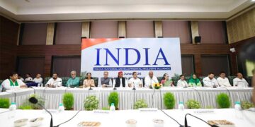 INDIA गठबंधन की बैठक में गूंजी 'Cockroach Janta Party' की चर्चा! उमर अब्दुल्ला का बड़ा संदेश, 2029 को लेकर दिया संकेत
