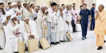जेवर एयरपोर्ट से पहली उड़ान में बैठे किसान, लखनऊ पहुंच CM योगी का जताया आभार; बोले- सपना सच कर दिया