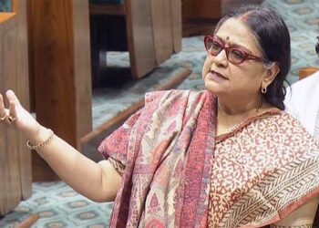 TMC में बड़ा सियासी भूचाल! बागी सांसदों ने किया शक्ति प्रदर्शन, काकोली घोष बोलीं- स्पीकर से अलग गुट की मान्यता मांगेंगे