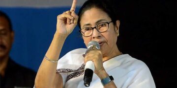 TMC में बगावत से मचा सियासी भूचाल! क्या बागी सांसदों के खिलाफ कोर्ट जाएगी पार्टी? जानिए कानून क्या कहता है