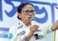 TMC में बगावत के बाद ममता बनर्जी का बड़ा वार! फिरहाद हकीम समेत 8 दिग्गज नेता सस्पेंड, चुनाव आयोग तक पहुंचा विवाद