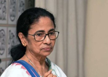 बांग्लादेशी नागरिक की हत्या पर बयान देना पड़ा भारी? ममता बनर्जी के खिलाफ FIR, बढ़ा सियासी विवाद