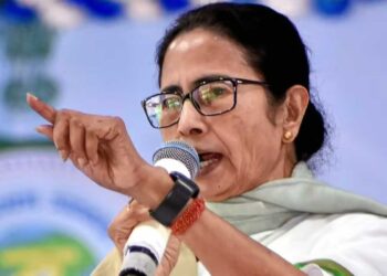 ममता बनर्जी को बड़ा झटका! TMC में बगावत के बाद 58 विधायकों को मिली मान्यता, ऋतब्रत बने नेता प्रतिपक्ष