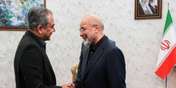 Iran Crisis के बीच तेहरान पहुंचे पाकिस्तान के गृहमंत्री, शहबाज-मुनीर का खास संदेश; मध्यस्थता पर उठ रहे सवाल