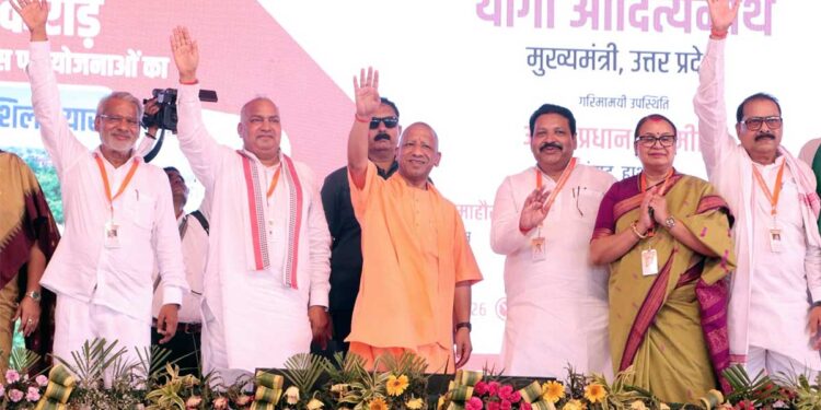 CM Yogi in Moradabad: 365 करोड़ की परियोजनाओं की सौगात, सपा पर साधा निशाना, बोले- 'अब यूपी में नो कर्फ्यू, नो दंगा'