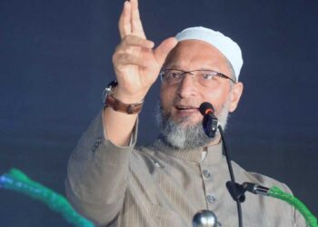 UP Election 2027: ओवैसी का बड़ा दांव! मटेरा सीट से उतारा पहला उम्मीदवार, बोले- 'न बुलडोजर का डर है, न एनकाउंटर का'