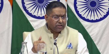 Karachi Attack पर पाकिस्तान को भारत का करारा जवाब, बोला- 'दूसरों पर उंगली न उठाए, पहले अपने गिरेबान में झांके'