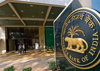 RBI ने रेपो रेट नहीं घटाया, फिर भी खुश हैं एक्सपर्ट! जानिए क्यों इस फैसले को माना जा रहा है फायदेमंद