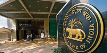 RBI ने रेपो रेट नहीं घटाया, फिर भी खुश हैं एक्सपर्ट! जानिए क्यों इस फैसले को माना जा रहा है फायदेमंद