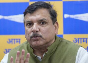 राम मंदिर चढ़ावा विवाद में बड़ा मोड़! SIT ने संजय सिंह को तलब किया, सबूतों के साथ लखनऊ पहुंचेंगे AAP सांसद