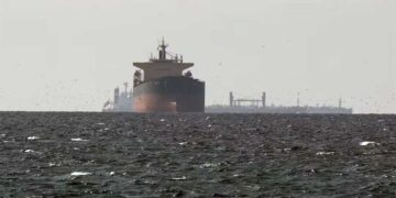 ओमान के पास समुद्र में बड़ा हादसा! 14 भारतीयों से भरी नाव डूबने लगी, US Navy और Indian Navy ने शुरू किया रेस्क्यू ऑपरेशन
