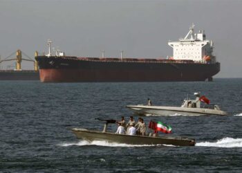 Hormuz Strait पर फिर बढ़ा तनाव! Oman के नए Sea Route से भड़का Iran, IRGC ने दी मिसाइल रेंज की चेतावनी
