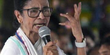 ममता बनर्जी को तगड़ा झटका! TMC के 20 सांसद NDA के साथ, लोकसभा स्पीकर को भेजी चिट्ठी