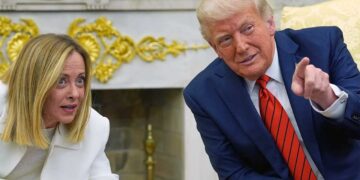 G7 Summit में फोटो को लेकर छिड़ा नया विवाद! ट्रंप बोले- ‘मेलोनी मिन्नतें कर रही थीं’, इटली PM ने कहा- पूरी तरह मनगढ़ंत