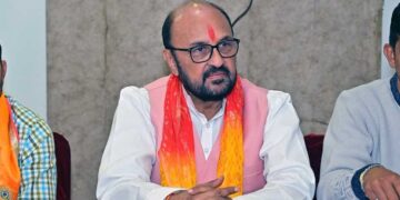 NEET विवाद पर शिक्षा मंत्री के इस्तीफे की मांग पर योगी सरकार के मंत्री का जवाब, बोले- 'दोषी नहीं तो इस्तीफा क्यों दें?'