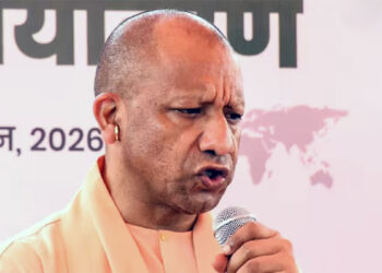 लखनऊ अग्निकांड पर एक्शन में CM योगी! DGP और ACS गृह से मांगी रिपोर्ट, बच्चों की मौत पर जताया गहरा दुख