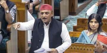 Lok Sabha में अखिलेश यादव का तंज, बोले- 'एक प्रधान हटाकर, आपने प्रधानमंत्री बचा लिया'
