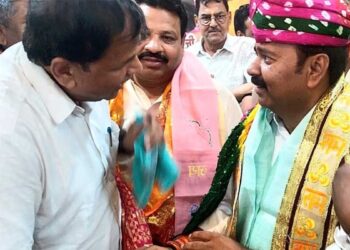 आगरा को अंतरराष्ट्रीय बुद्धा पार्क की सौगात पर भाजपा सरकार का जताया आभार, सांसद अशोक रावत से मिला प्रतिनिधिमंडल