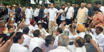 NEET Protest पर कांग्रेस का बड़ा शक्ति प्रदर्शन, राहुल-प्रियंका का PM आवास तक मार्च, गूंजे 'इस्तीफा दो' के नारे