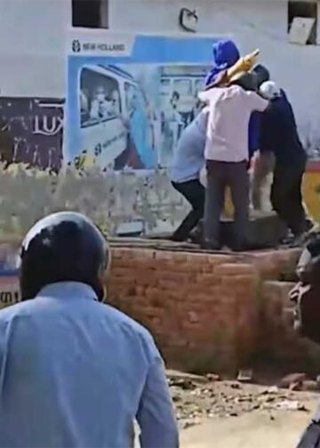 Deoria Ambedkar Statue Row: प्रतिमा विवाद के बाद 3 पुलिसकर्मी निलंबित, गांव में 10 थानों की फोर्स तैनात