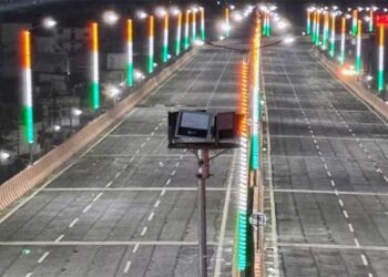 Gorakhpur Development: फोरलेन, फ्लाईओवर और एक्सप्रेसवे से बदली गोरखपुर की तस्वीर, इंफ्रास्ट्रक्चर में नई पहचान बना शहर